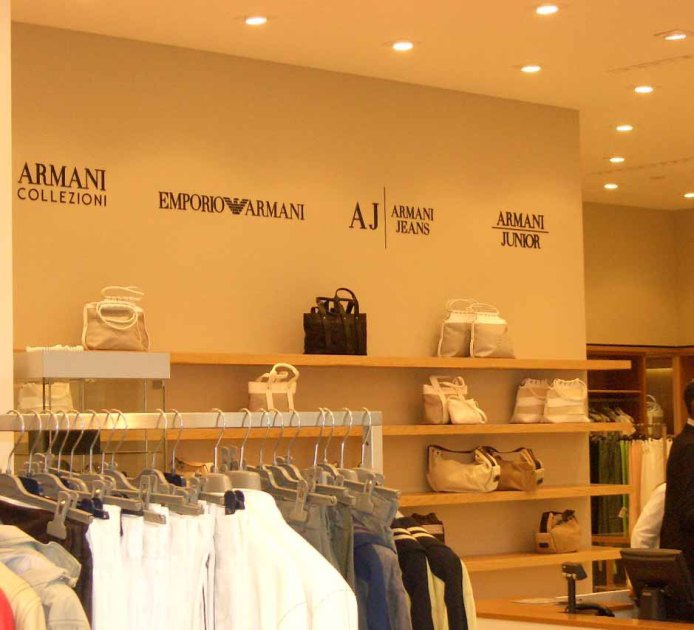 Armani Outlet Wertheim Esposizione